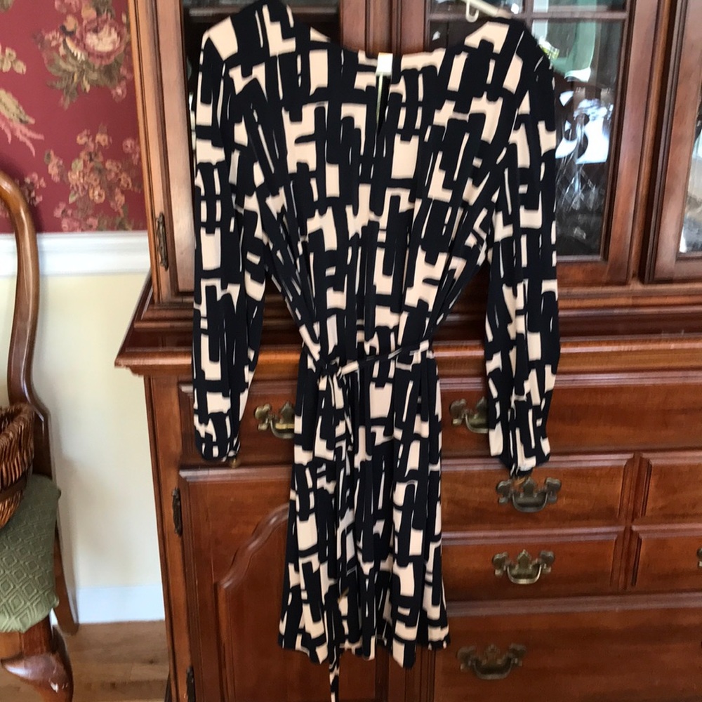 Tahari printed dress. Size 16.